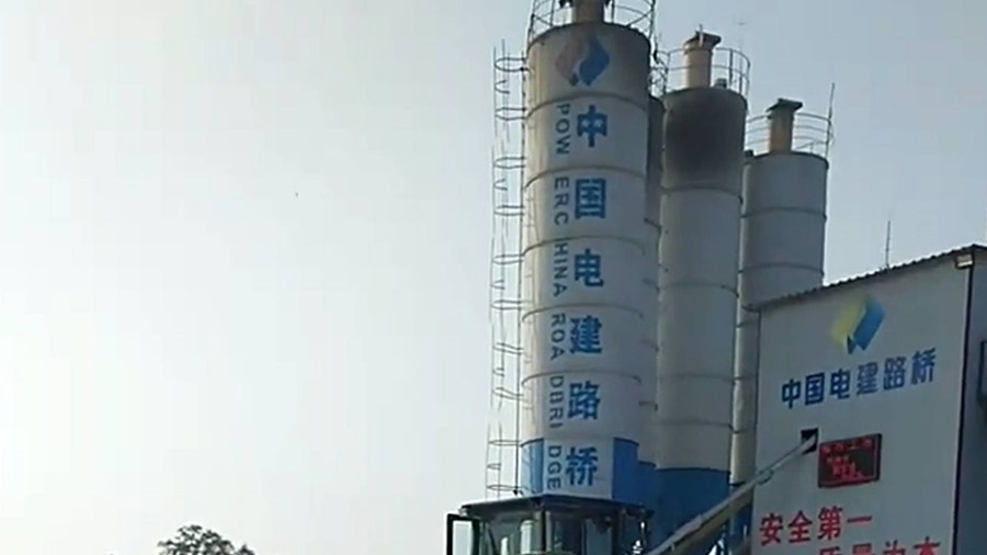 HC高速液壓夯實機(jī)在中國電建路橋某廠房地基壓實項目中使用